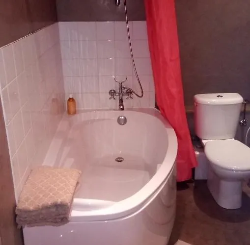 Les 2 Granges D'hotes Bed and Breakfast 3*