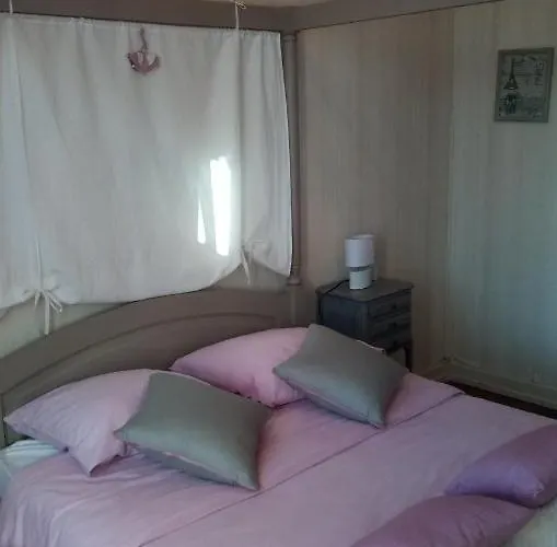 Les 2 Granges D'hotes Bed and Breakfast